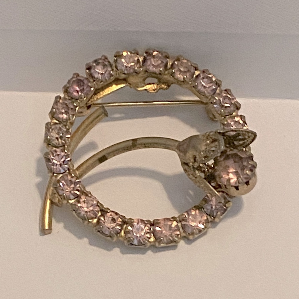 Wreath Brooch with Pink Rhinestones Gold Tone Costume Jewelry
